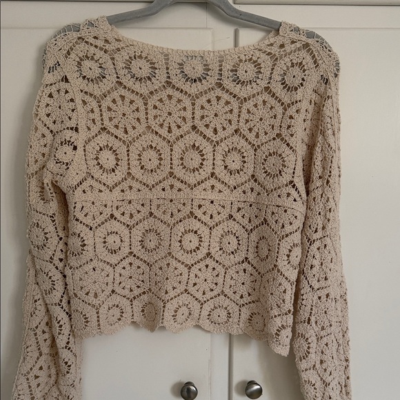 Rebellion Cropped Cream Crochet Cardigan - Picture 4 of 6